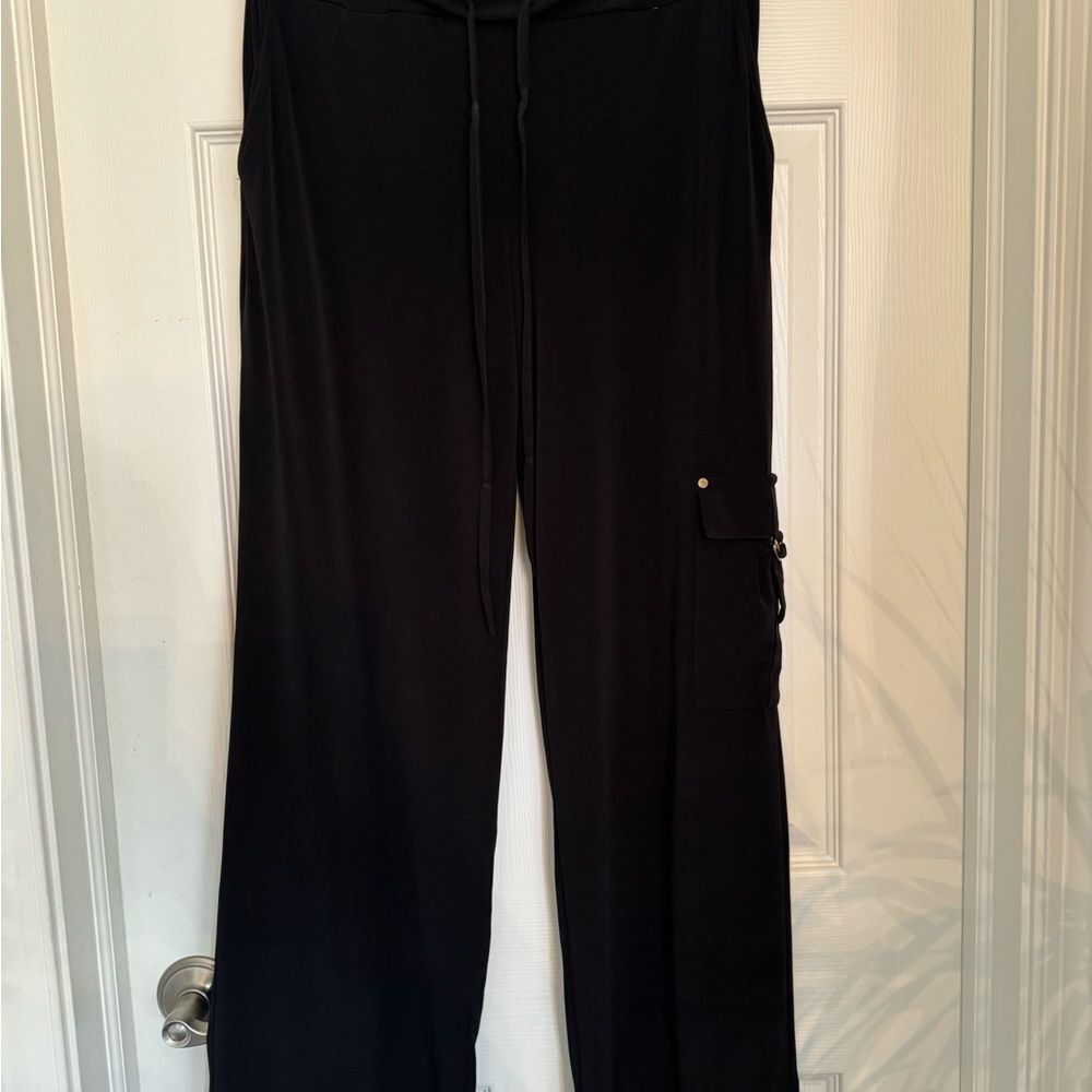 Ellen Tracy, black cargo pants size small
